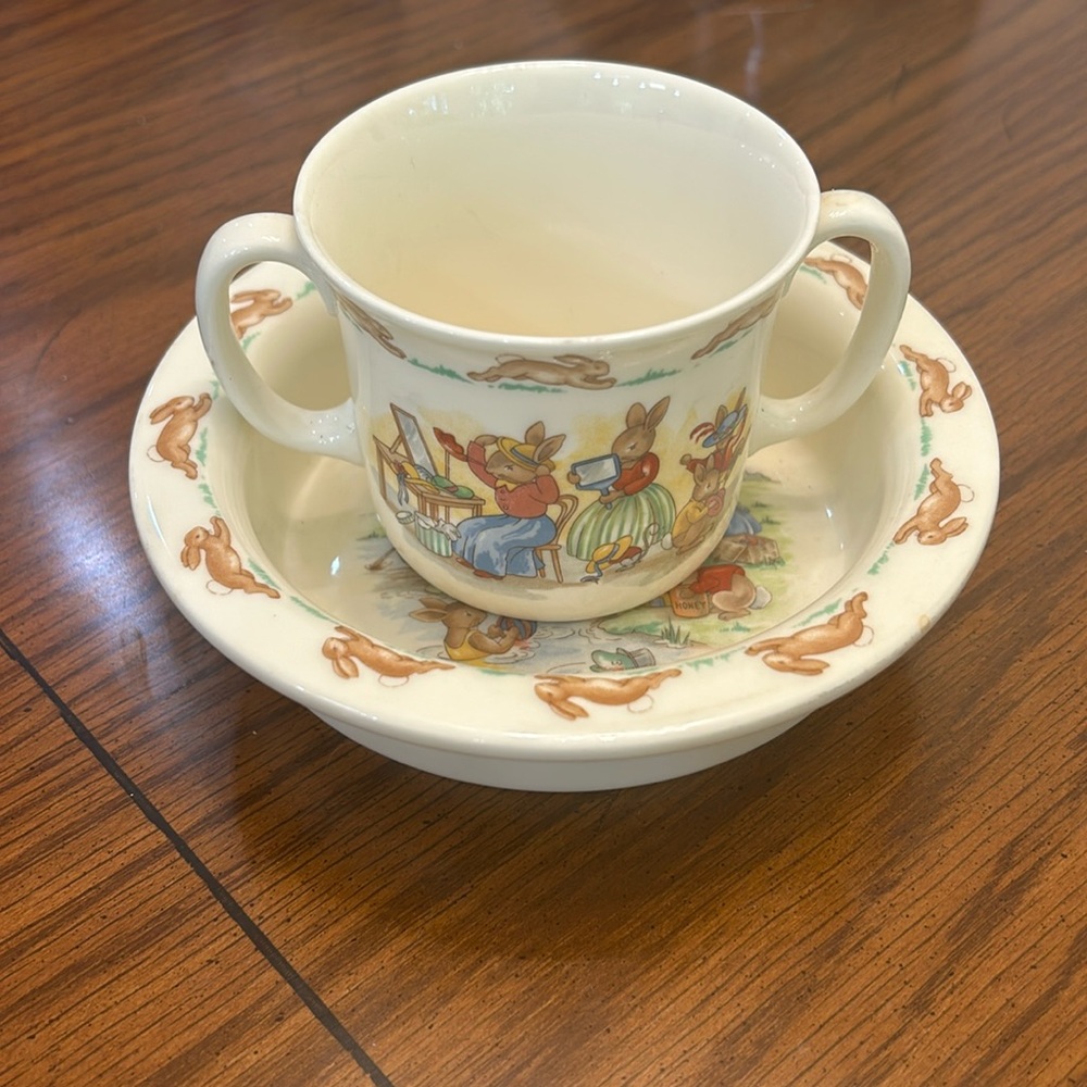 Vintage Bunnykins Royal Doulton toddler's bowl and two-handled mug